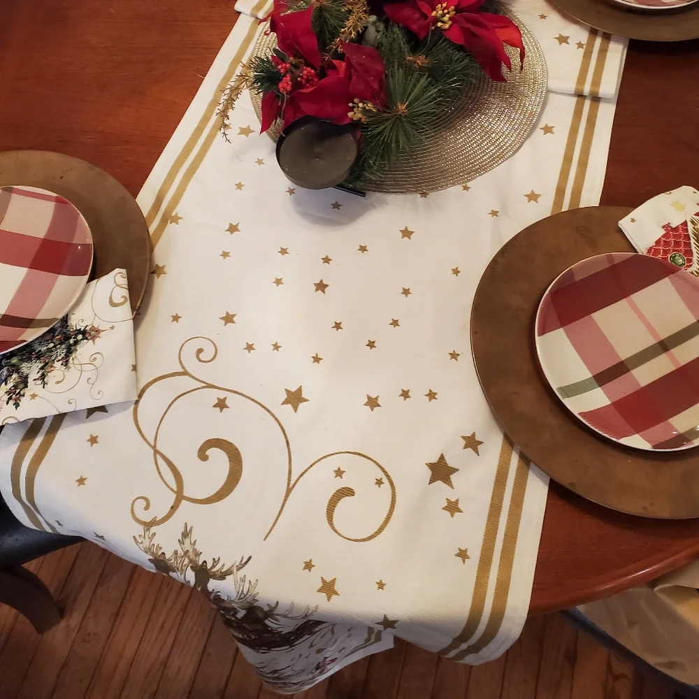 Williams Sonoma 'Twas the night table runner